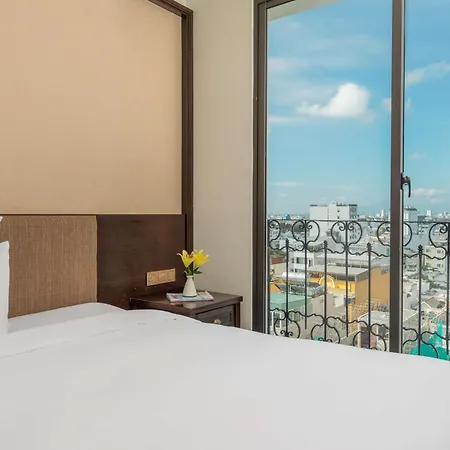 Palazzo Luxury Hotel Da Nang Exterior photo
